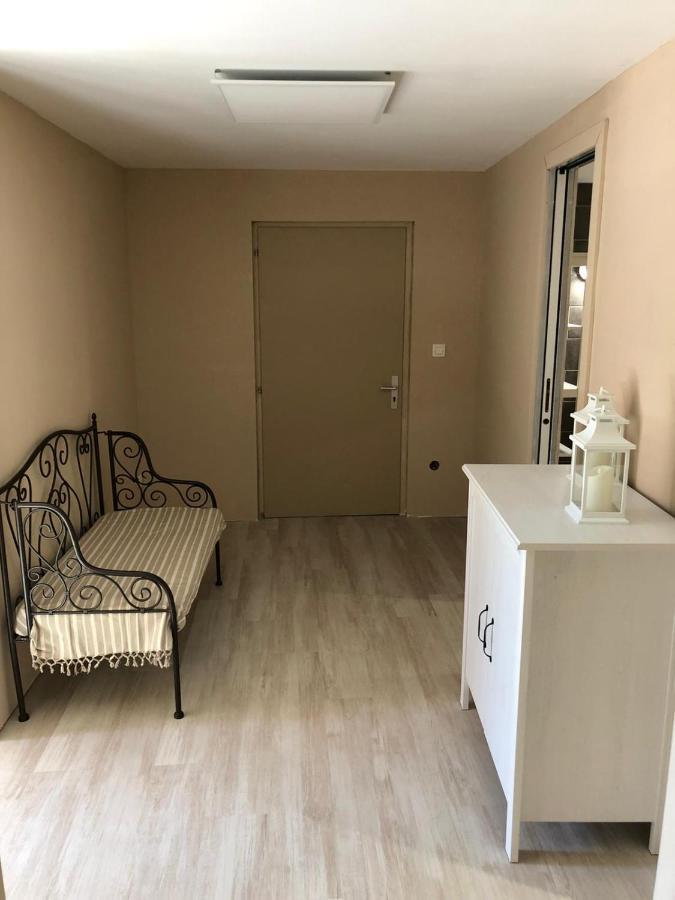 Gite Roussillon Dame Sirmonde Apartment Luaran gambar